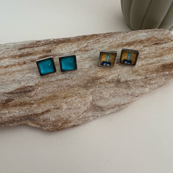 Classic Edgy  Square Stud Earrings - Stylish Retro Small Earring Set - Picture 7 of 14